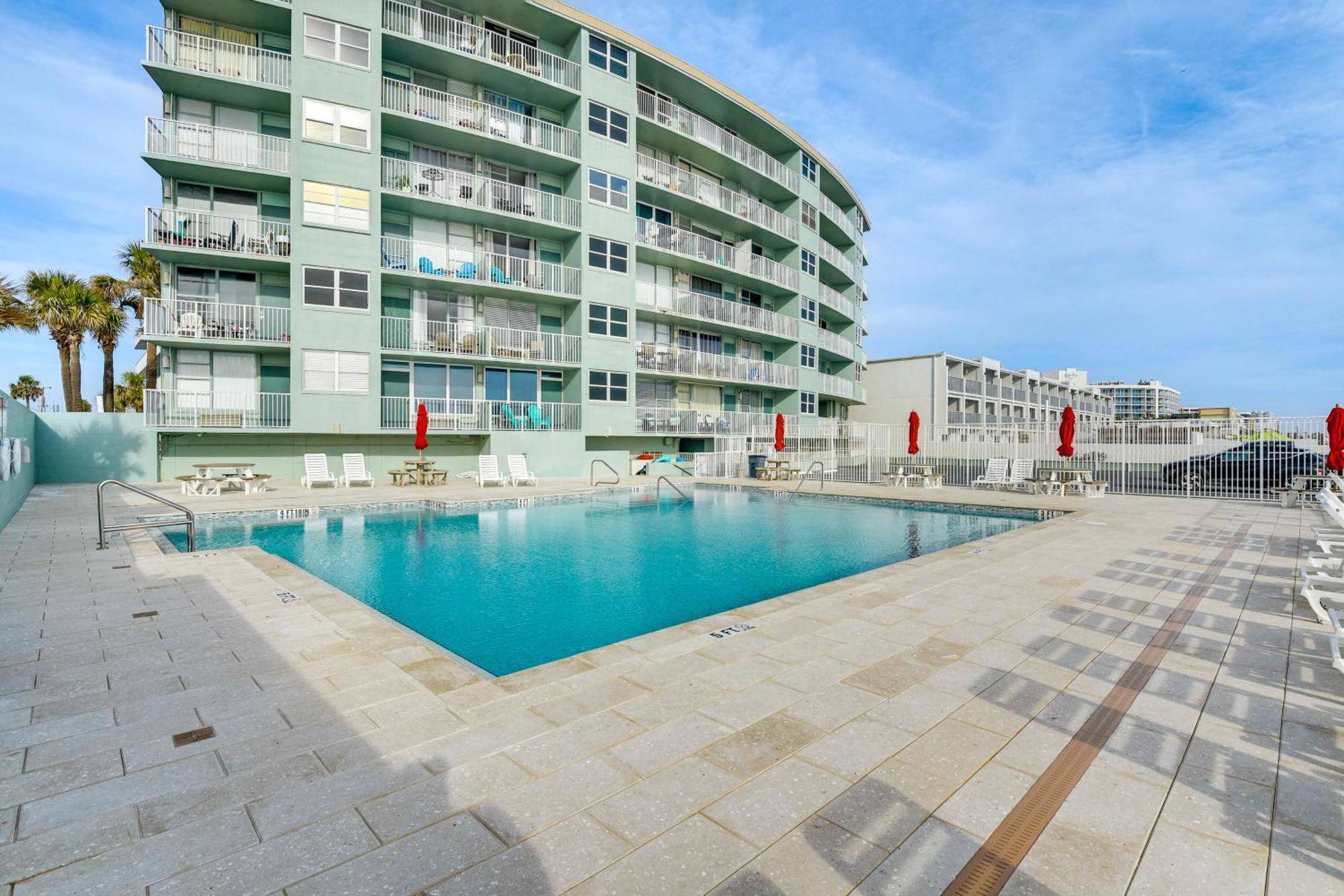 Updated Daytona Beach Oceanfront Studio! Екстер'єр фото